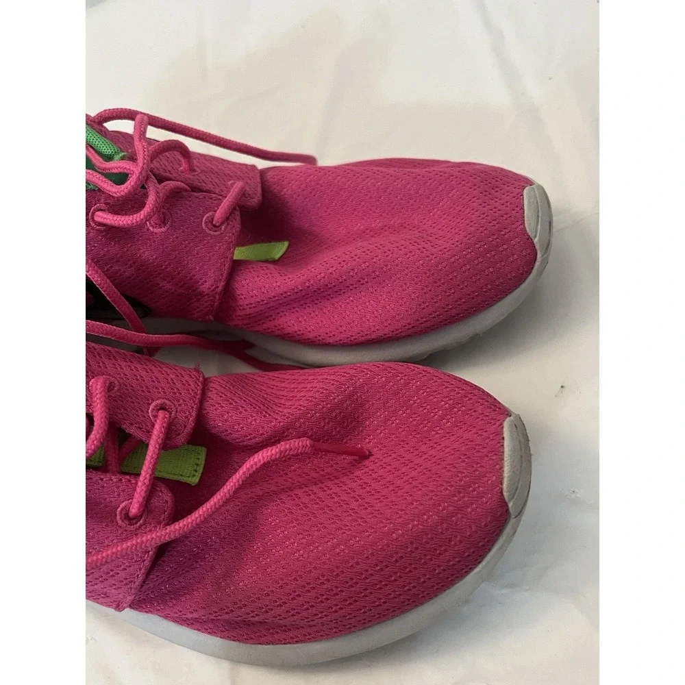 NIKE ROSHE RUN SHOES 599729-607  PINK BLACK GREEN Size 7Y GSG Womens 8.5 Low Top
